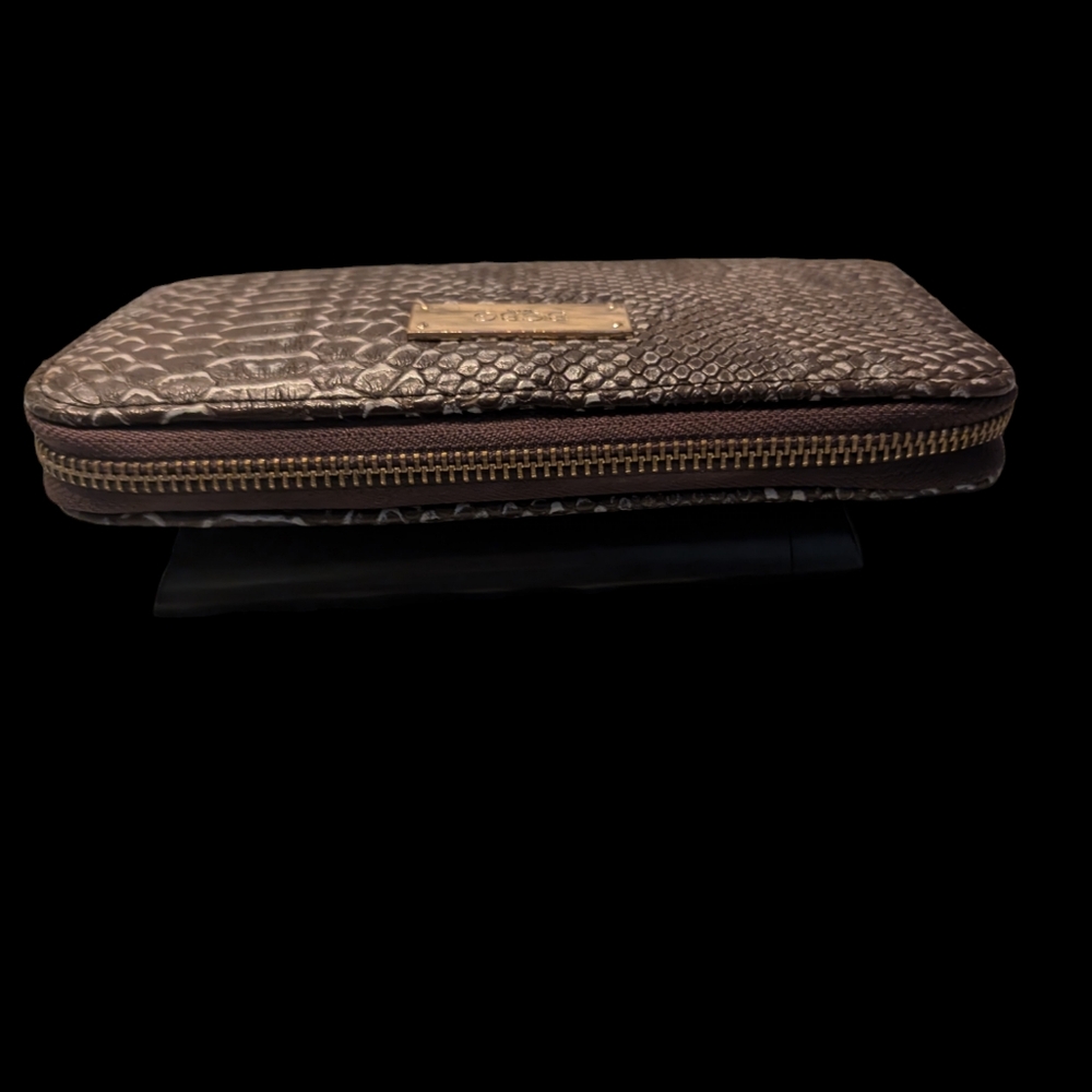 BCBG Paris wallet - Picture 8 of 9